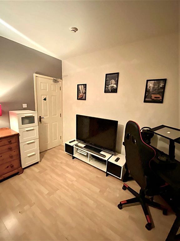 Property photo 3 of 3