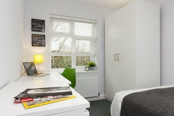 Property photo 1 of 10 Bed 4