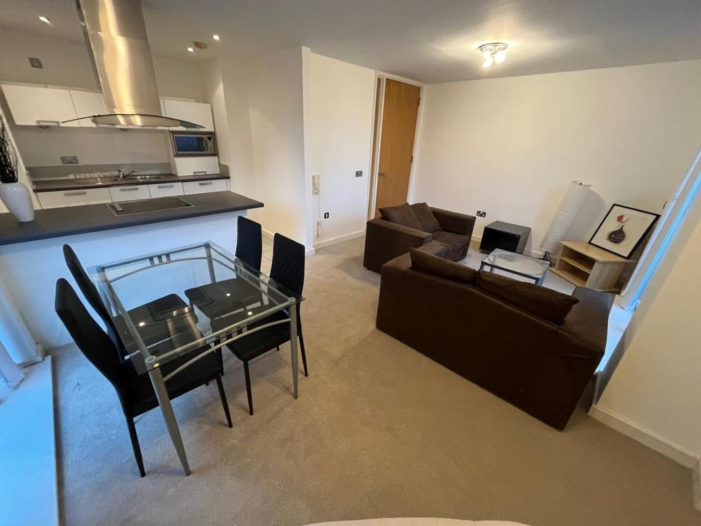 Property photo 2 of 13 Lounge