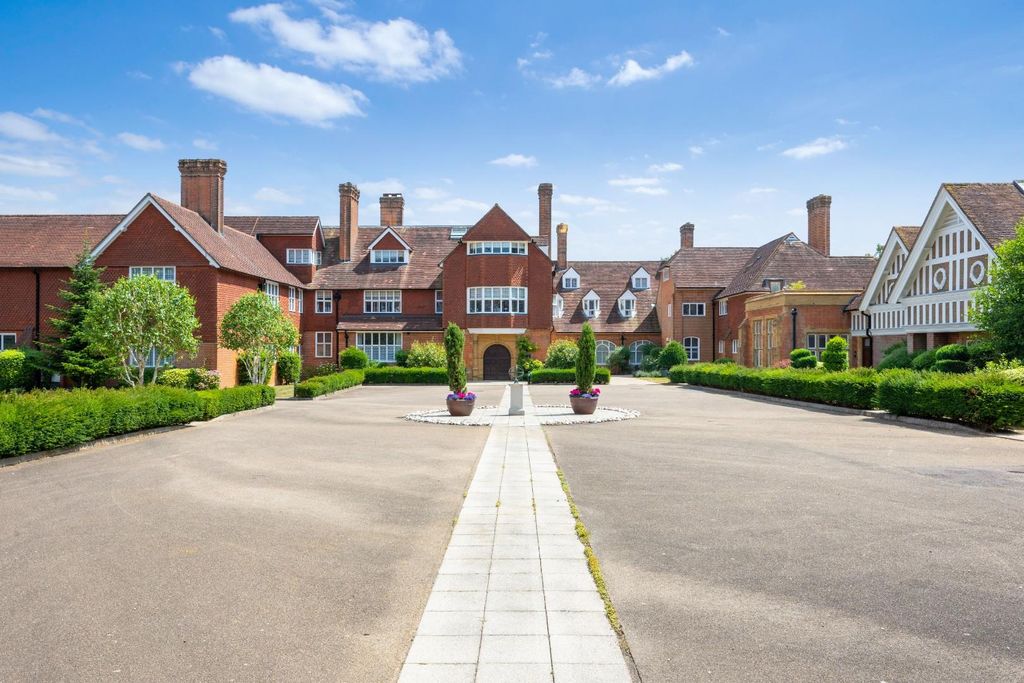Property photo 1 of 14 Shaw House