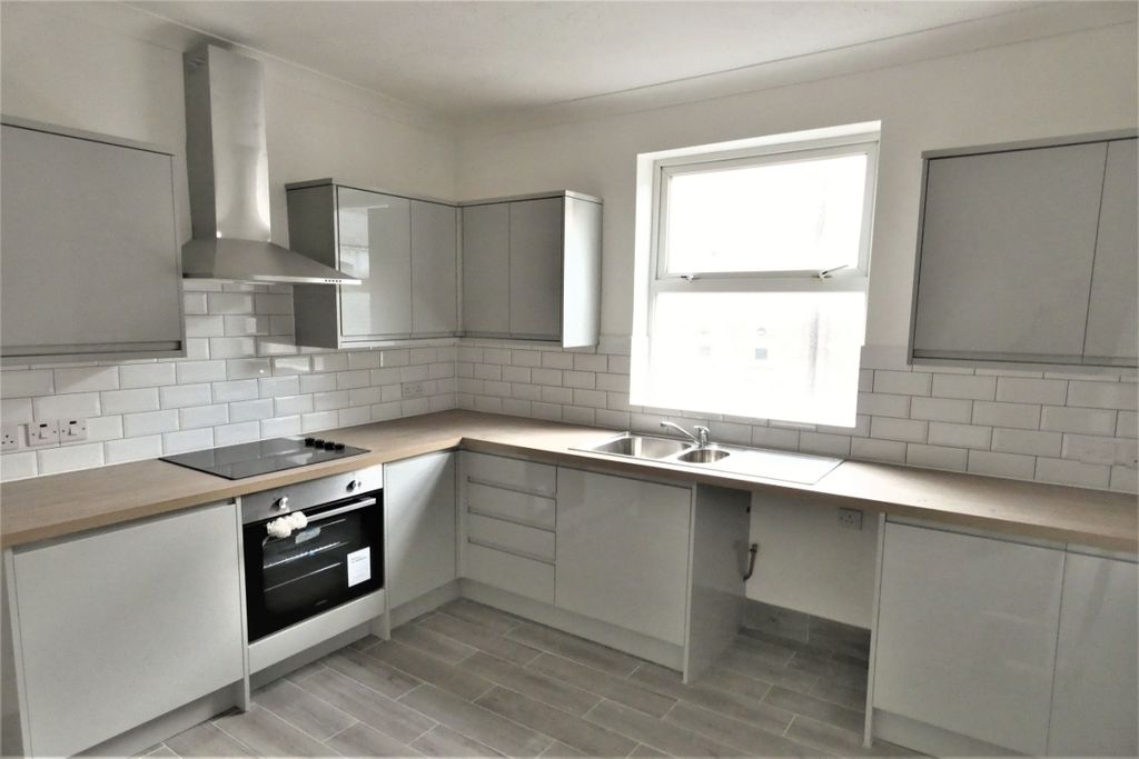 Property photo 3 of 12 Upper Maisonette