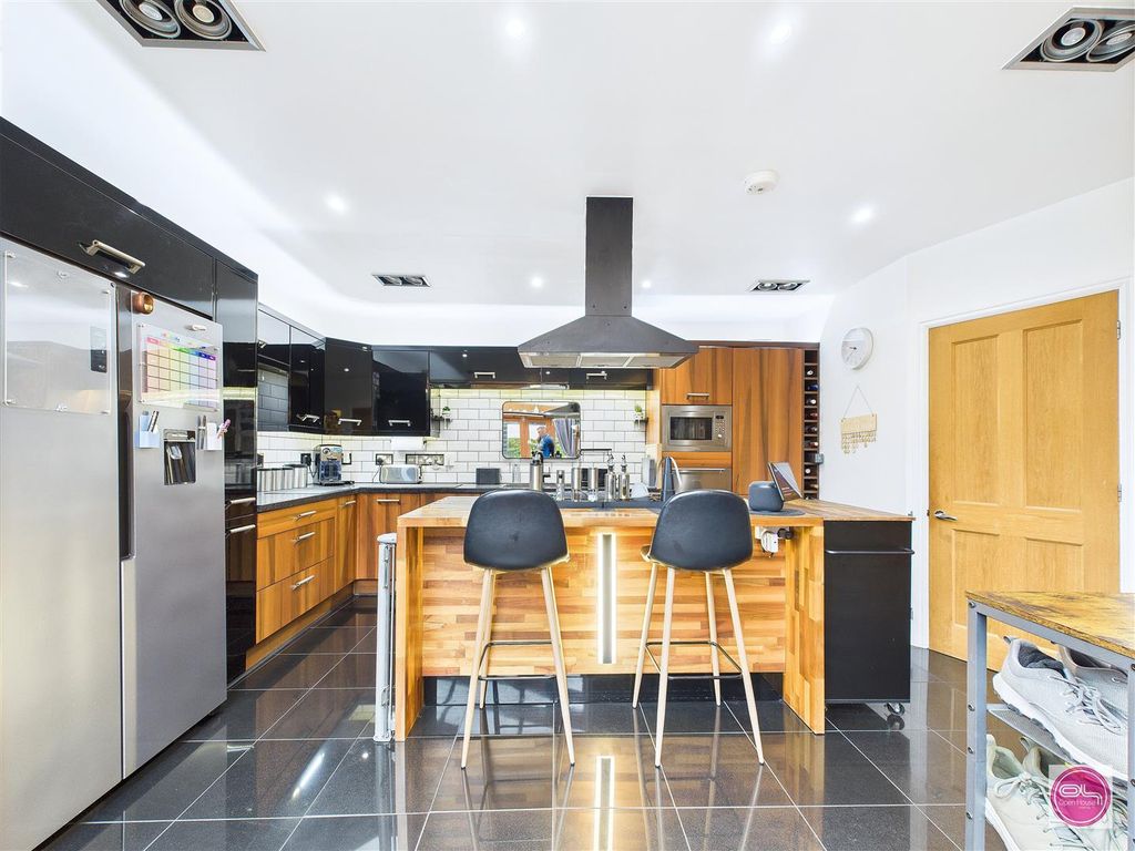 Property photo 1 of 44 Newhall Road (12).Jpg