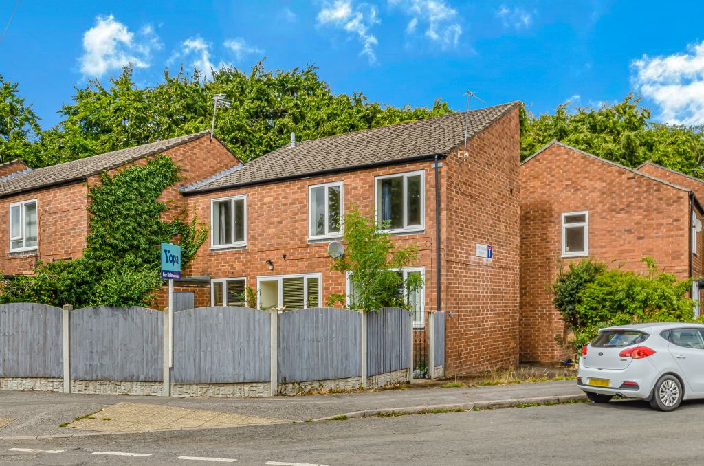Property photo 2 of 19 Advert-094