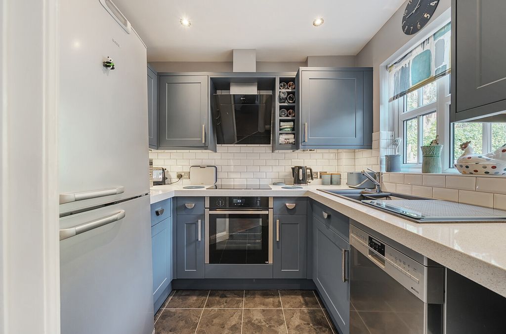 Property photo 3 of 17 1332623-4-68932c6...