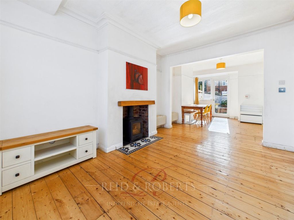 Property photo 2 of 26 Cam04884G0-Pr0085-Still008.Jpg