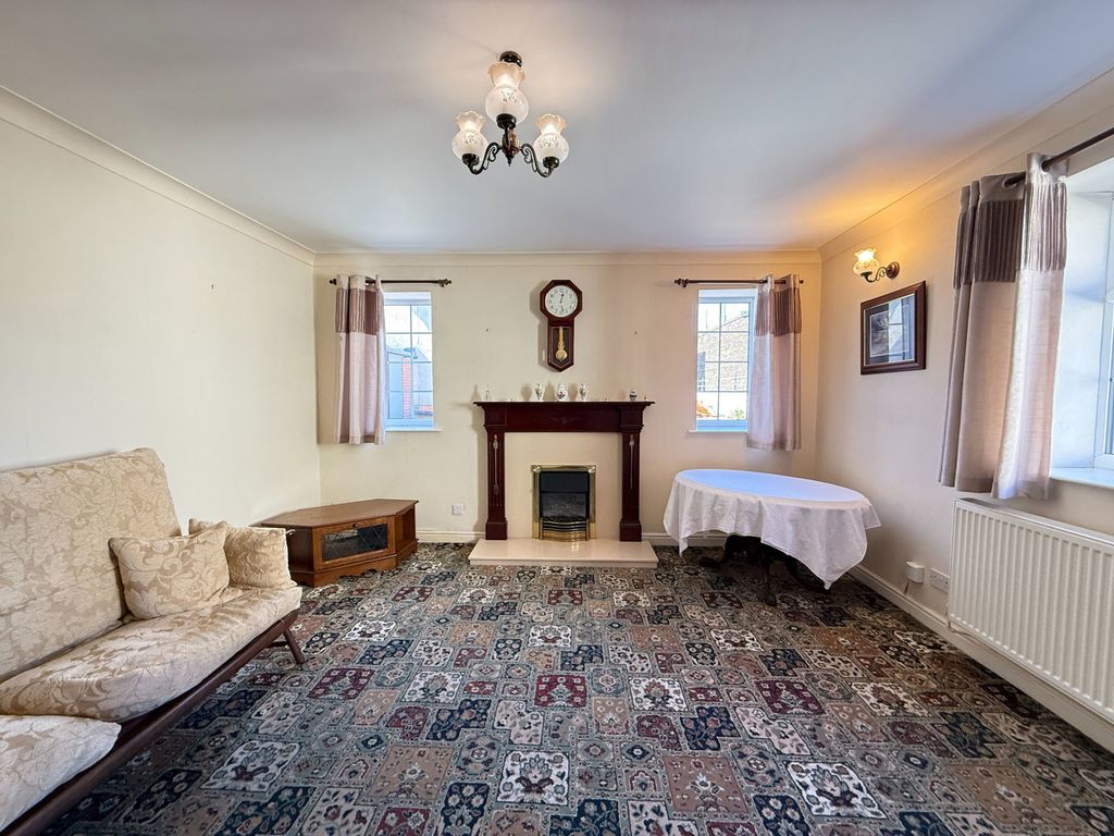 Property photo 3 of 13