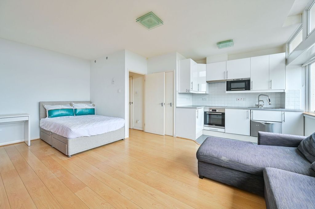 Property photo 2 of 12