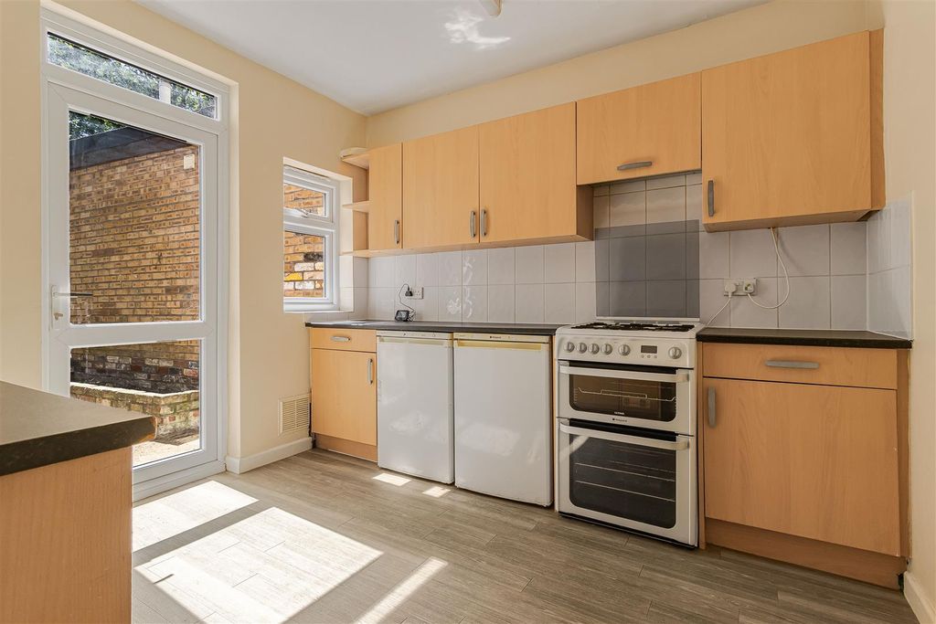 Property photo 2 of 17 7_81150.Jpg