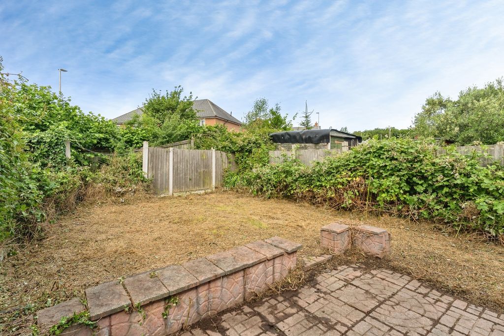 Property photo 3 of 14 Garden