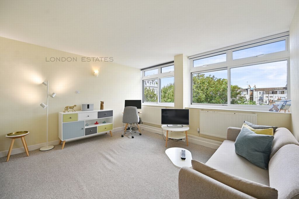 Property photo 1 of 11 Photo 9