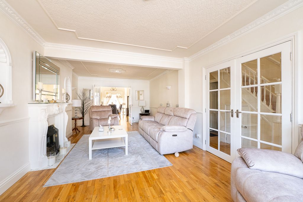 Property photo 3 of 20 Picture No. 10