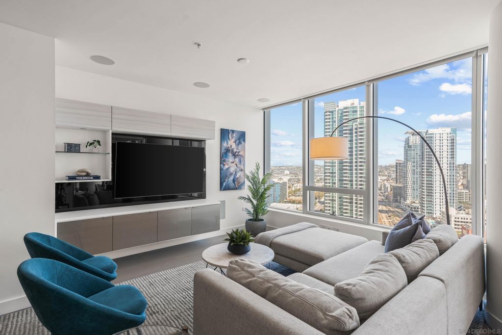 Property photo 2 of 50