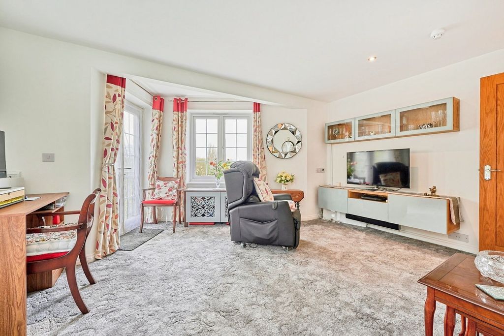 Property photo 3 of 14