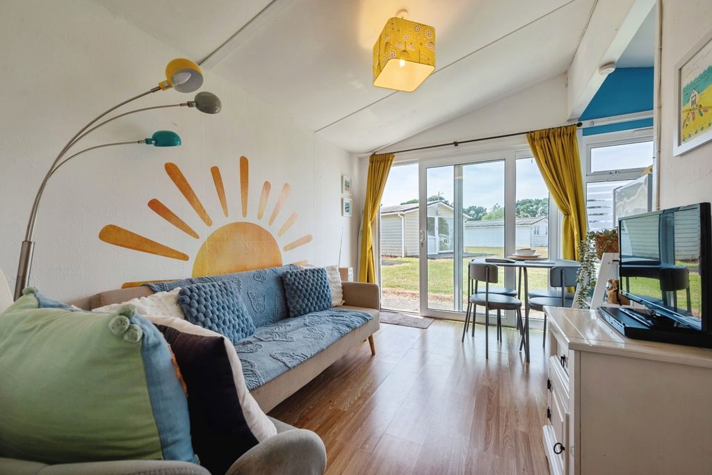 Property photo 2 of 11 Pbox-Img.Jpg