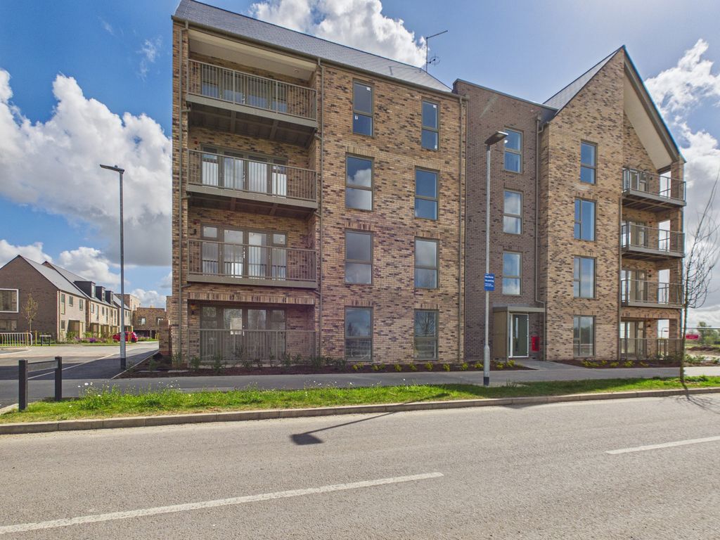 Property photo 1 of 11 Cam02519G0-Pr0415-Still011