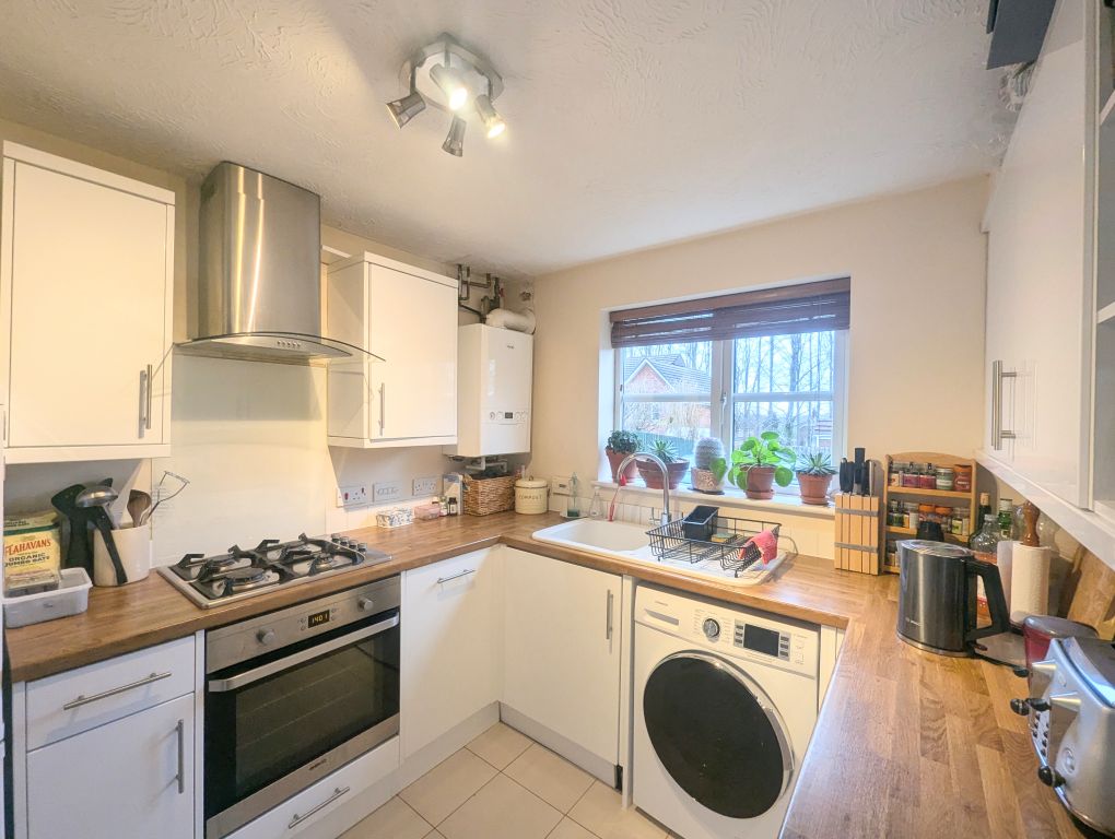 Property photo 2 of 9 Kitchen