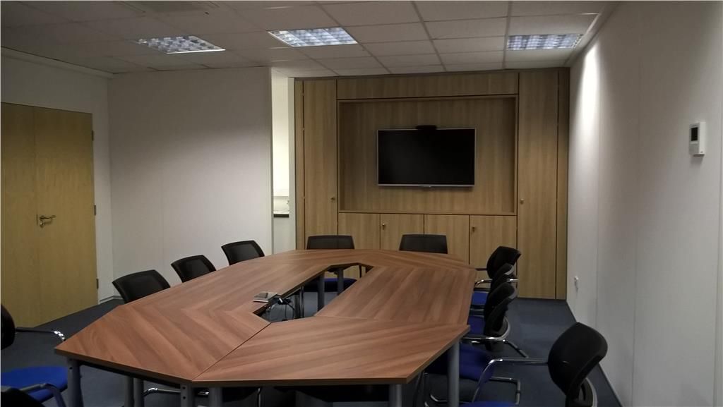 Property photo 2 of 8 Meeting Room