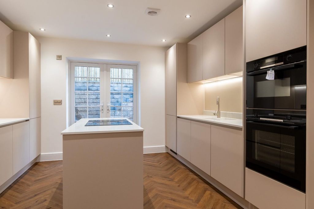 Property photo 3 of 15 Show-Home-17.Jpg