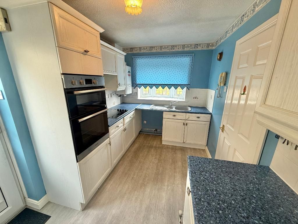 Property photo 2 of 14 Kitchen