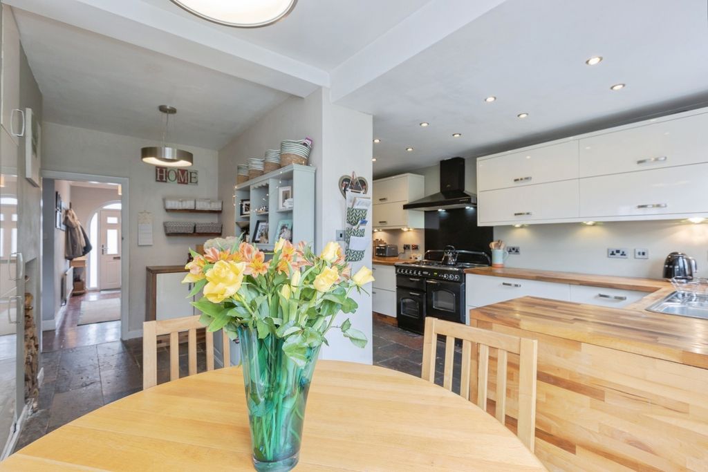 Property photo 3 of 23 Pbox-Img.Jpg