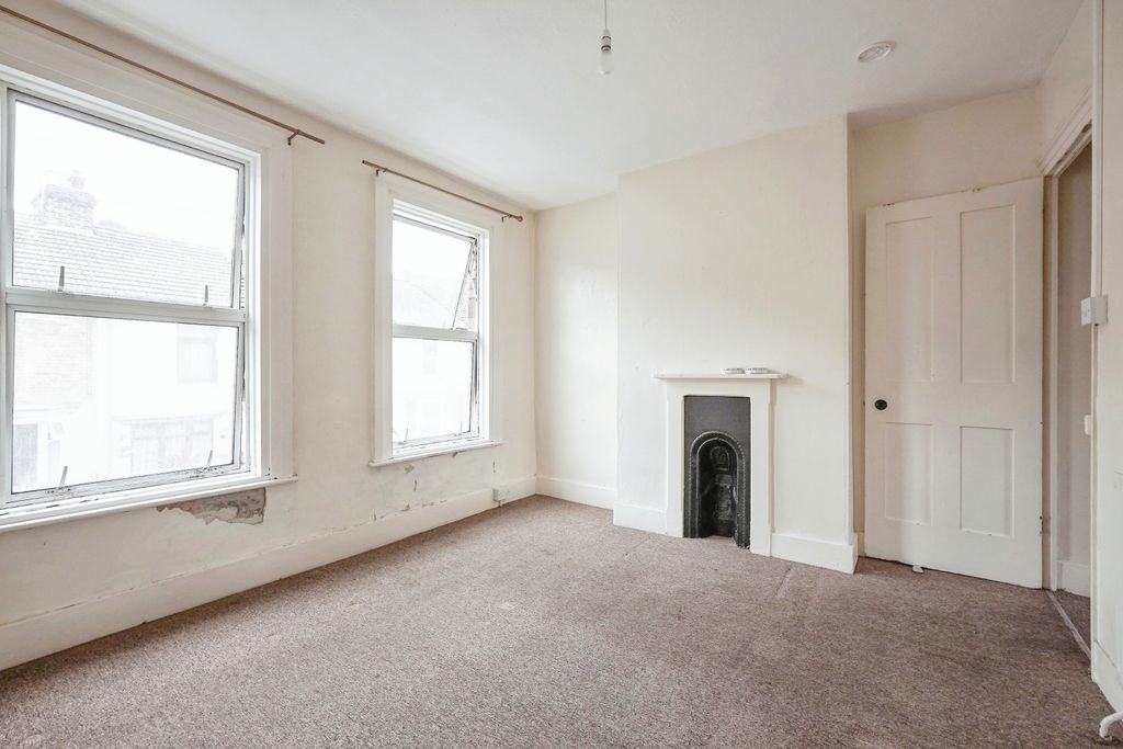 Property photo 2 of 17 Photography