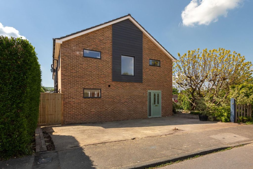 Property photo 1 of 23 Downsview-23.Jpg