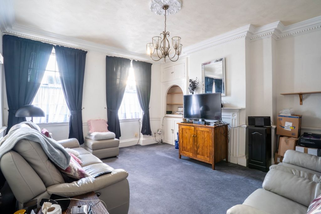 Property photo 2 of 13 4858503