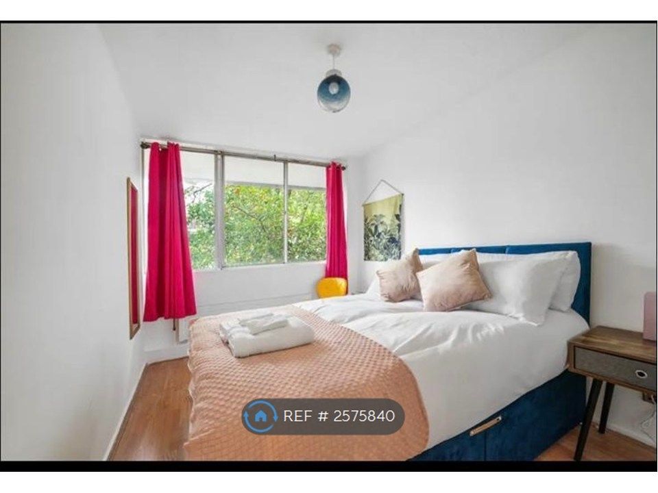 Property photo 1 of 5 Double Bedroom Available