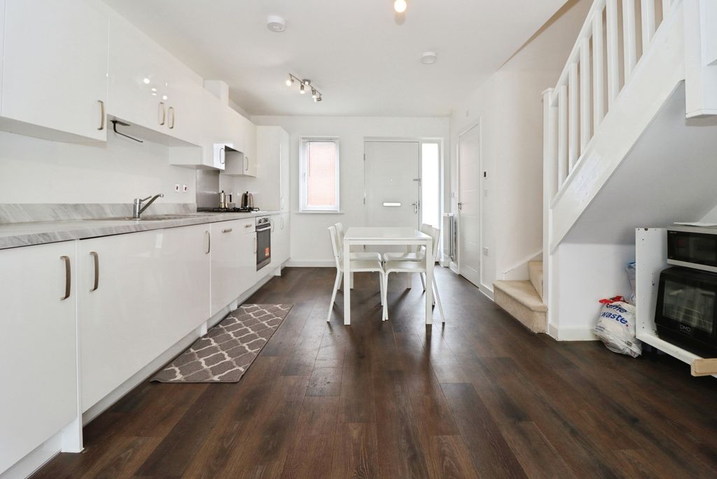 Property photo 2 of 16 Pbox-Img.Jpg