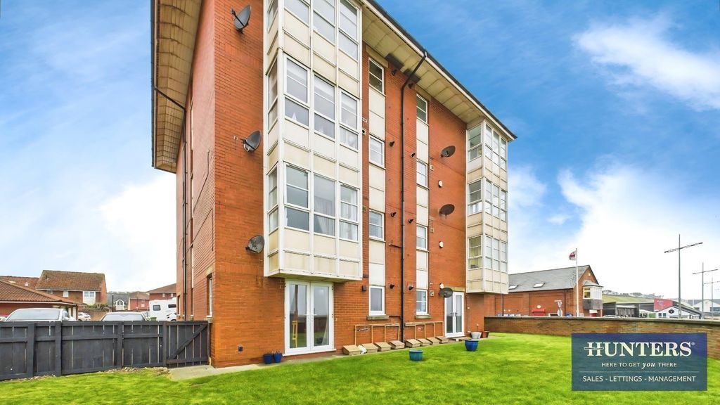 Property photo 1 of 13 External