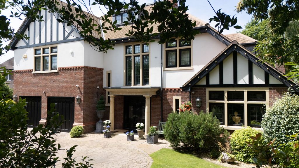 Property photo 1 of 51