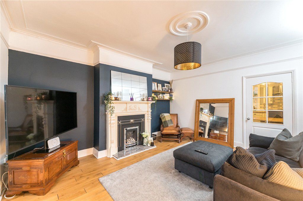 Property photo 2 of 21 Living Room