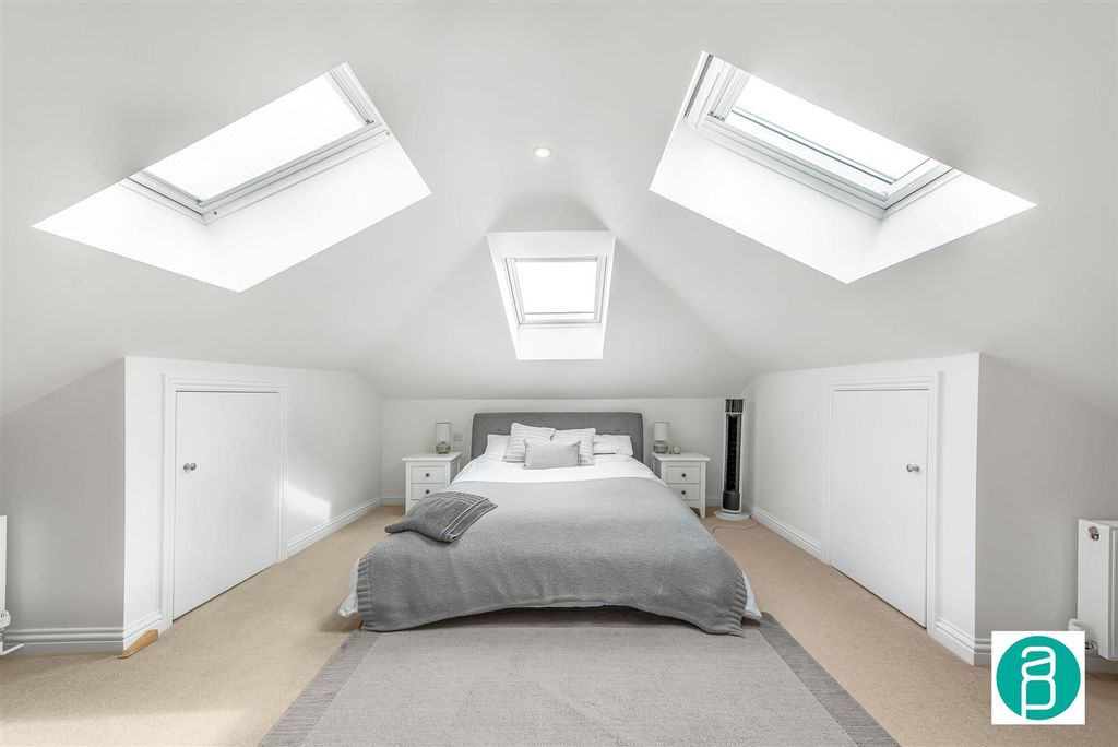Property photo 2 of 9 3_32_Thornton_Hill-11.Jpg