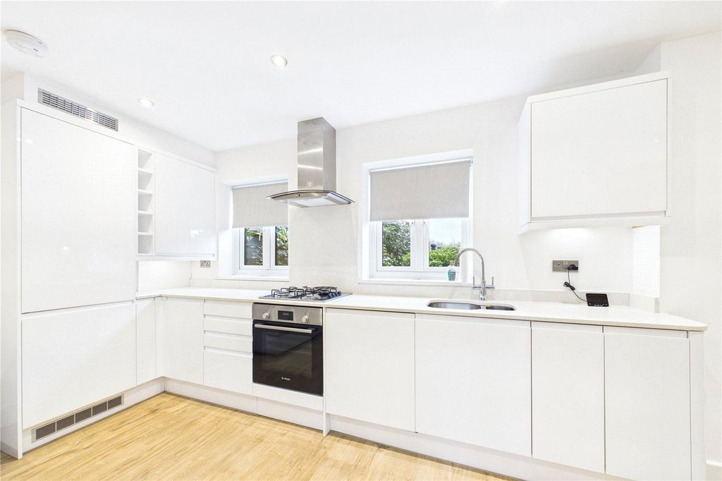 Property photo 3 of 10 Picture No. 11