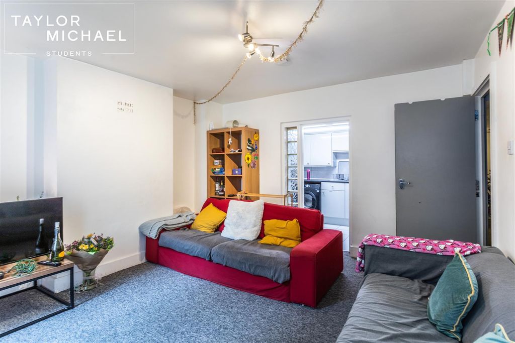 Additional image 6 of 6 bed maisonette to rentLewes Road, Brighton BN2