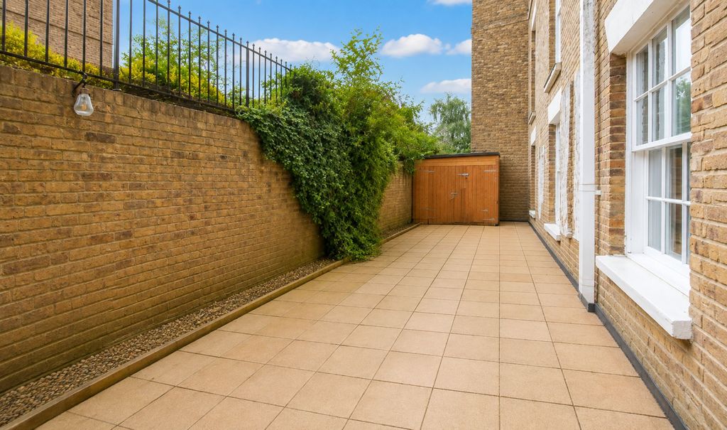 Property photo 3 of 11