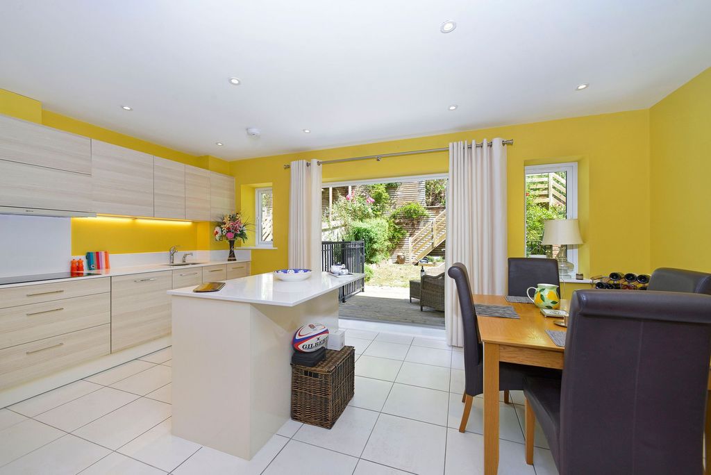 Property photo 3 of 16 Kitchen Breakfast Room