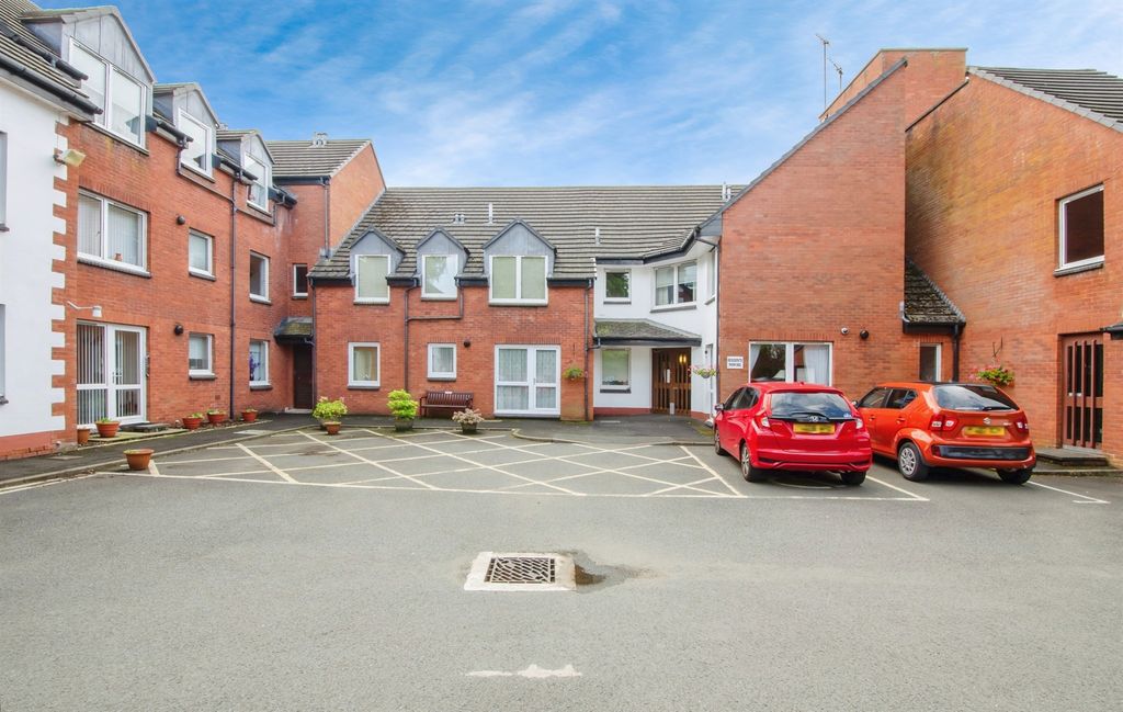 Property photo 2 of 12