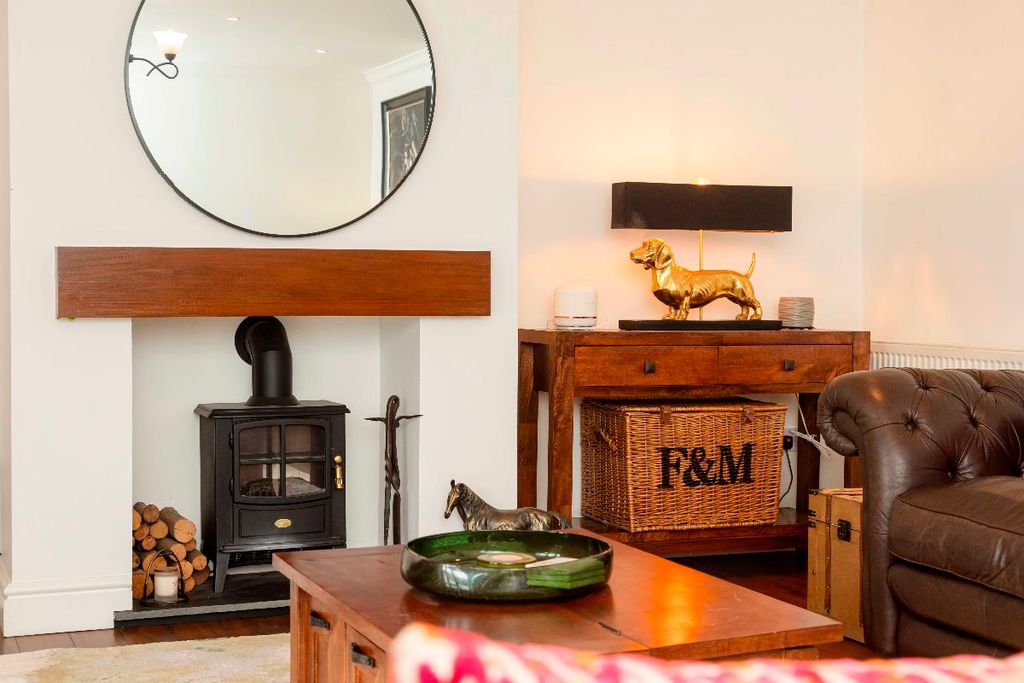 Property photo 2 of 51