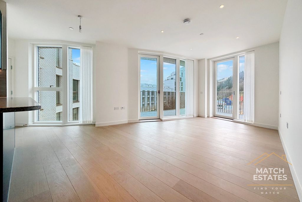 Property photo 2 of 11