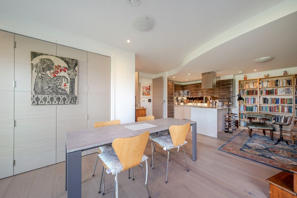 Property photo 2 of 14 Picture No. 25