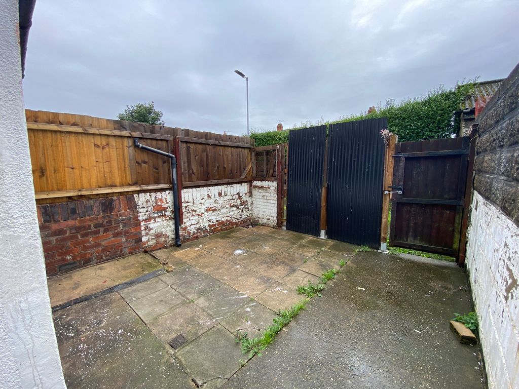 Additional image 10 of 3 bed terraced house to rentBeauchamp Street, Scunthorpe DN16