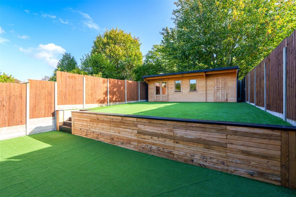 Property photo 2 of 21 Picture No. 25