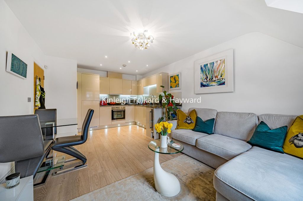 Property photo 2 of 17 Picture No. 04