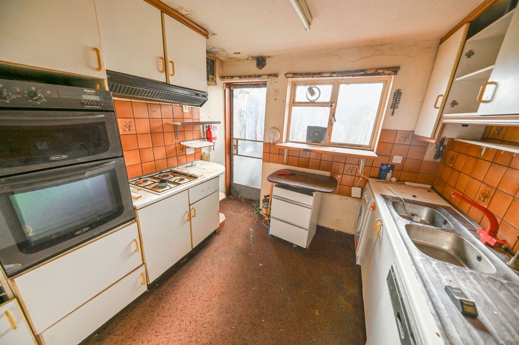 Property photo 2 of 14 Photo 1