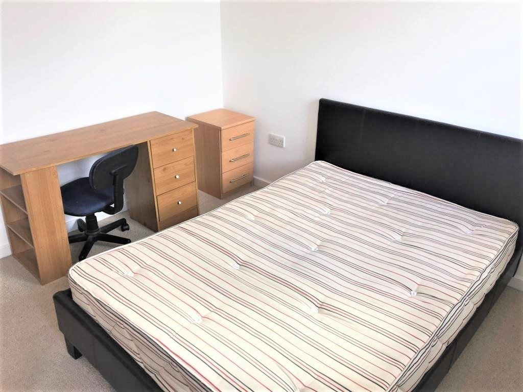Property photo 1 of 15 Bright And Tidy Double Bedroom Featuring A Comfort...