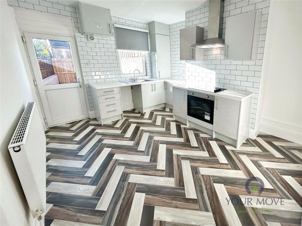 Property photo 2 of 11 Kitchen Diner
