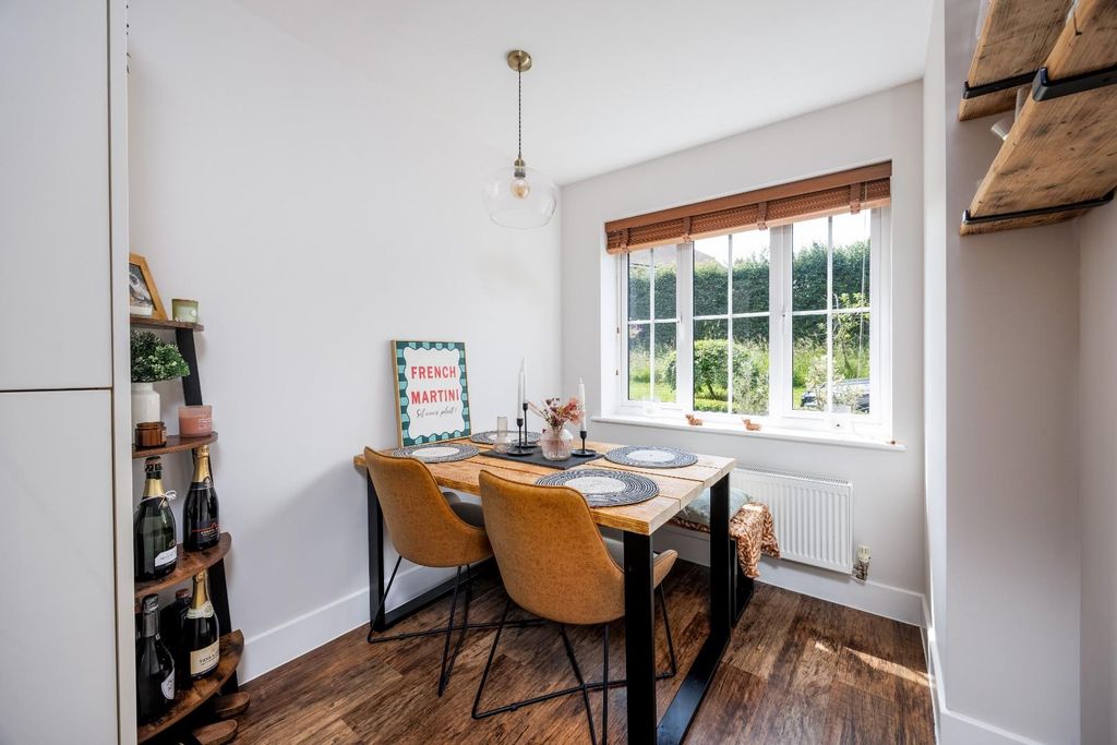Property photo 3 of 18 Dining