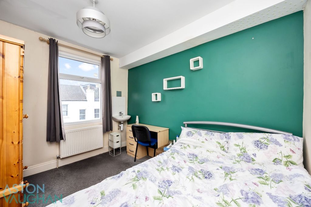 Property photo 3 of 13 5315562