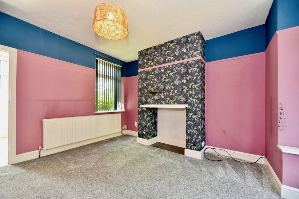Property photo 2 of 17 Pbox-Img.Jpg